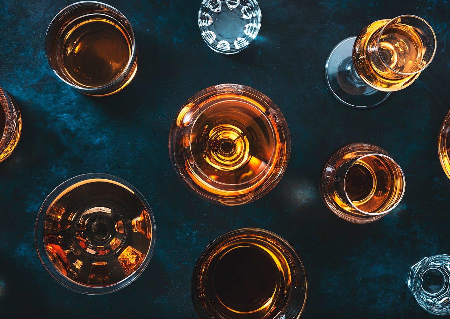 ÖL- ELLER WHISKYPROVNINGAR UTAN OST